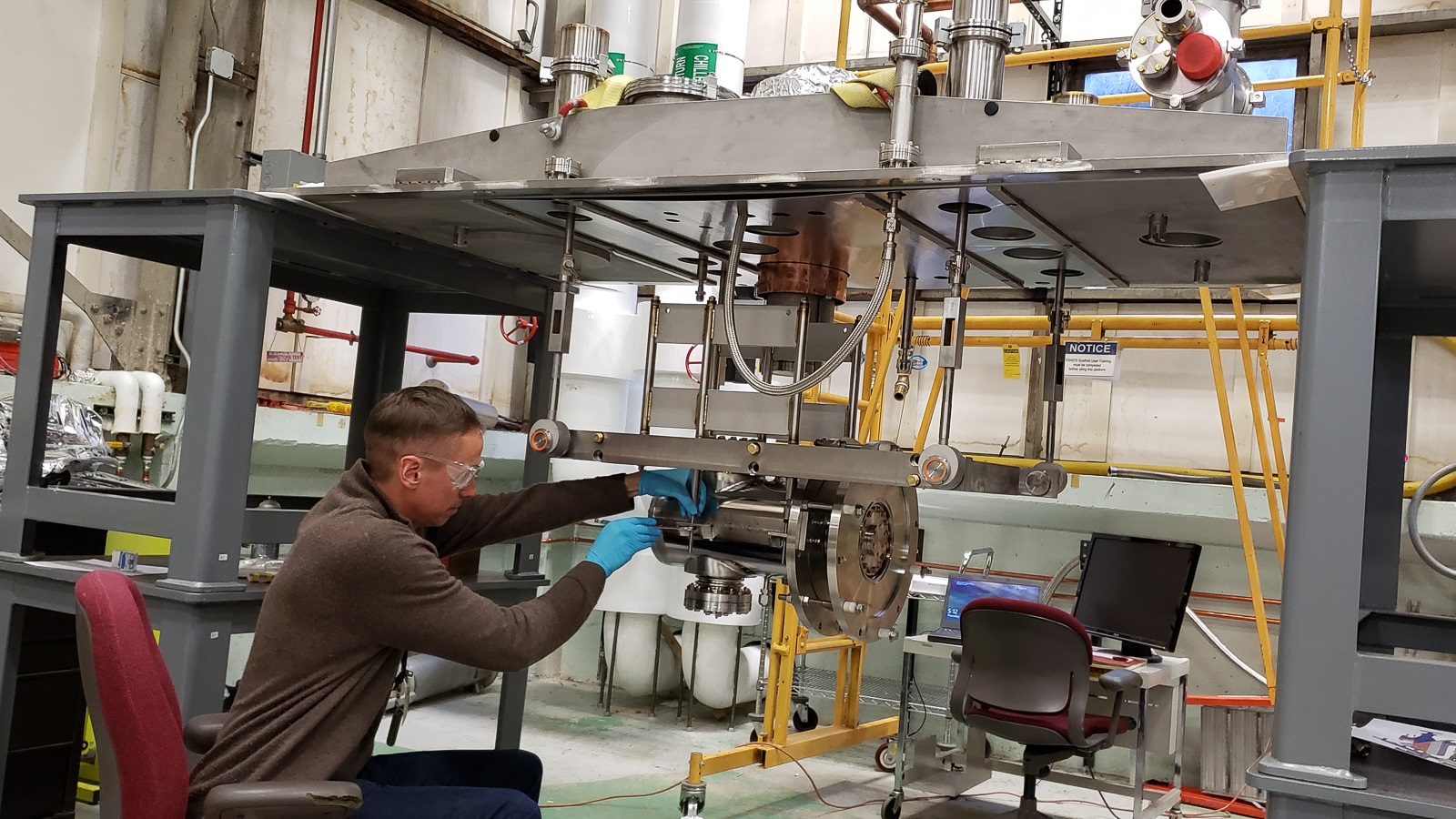 Accelerator Physicist and Group Leader Michael Kelly works on a bunch lengthening radiofrequency system for the APS Upgrade project.